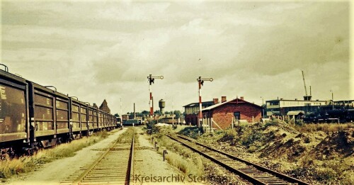 Bahnhof_Bad_Oldesloe_1976-1-Einfahhrtgleise_aus_Ratzeburg_und_Trittau.jpg