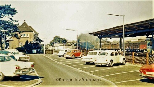 Bahnhof_Bad_Oldesloe_1976-2-Parkplatz_BR050.jpg