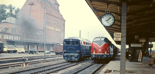 Henschel_DE2000_BR_202_bahnhof_bad_oldesloe_1968_Bahnsteig-1.jpg