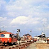 bahnhof_bad_oldesloe_1966-3_BR698_BR998_VT98_Schienenbus_ETA_515