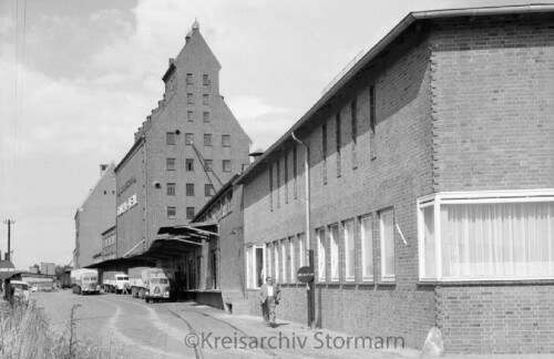 bahnhof bad oldesloe 1967 Speicher Güterschuppen LKW Verladung (2)