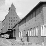 bahnhof_bad_oldesloe_1967_Speicher_Guterschuppen_LKW_Verladung-2