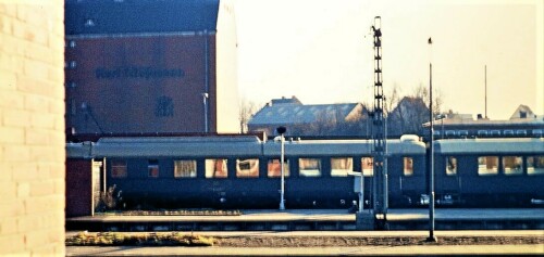 regierungszug_salonwagen_WS_10205_DB_Schlafwagen_1972_bad_oldesloe_bahnhof-1.jpg