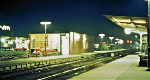 Bad_Oldesloe_Bahnhof_1979_bei_Nacht_Lichtsignale-4.jpg