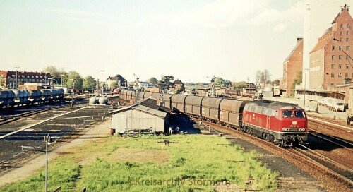 V160 BR215 Güterzug aus Bad Segeberg in Bad Oldesloe Bahnhof 1973