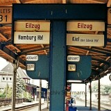 bahnhof_bad_oldesloe_1973_Zugzielanzeiger_Schaltkasten_Alte_Bahnsteigbeschilderung-2