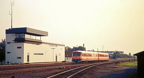 Y-Tog_Lemvigbanen_Dansk_DSB_ML_in_Bad_Oldesloe_Bahnhof_1979-3.jpg