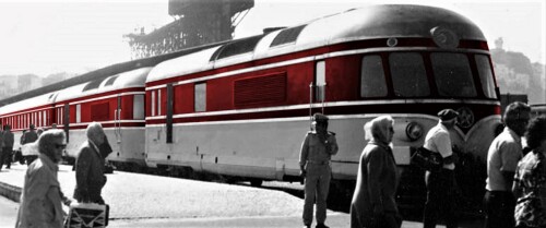 Algerien_Zug_Diesel_Lok_Fernzug_Version_VT_10.5-Komet_Senator-algerische_Staatsbahn.jpg