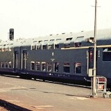 BR_220_DAB_6_LBE_Lubeck-Buchener_Eisenbahn_Doppelstockwagen_grun_Eilzug_Bahnhof_Bad_Oldesloe_1975_V200