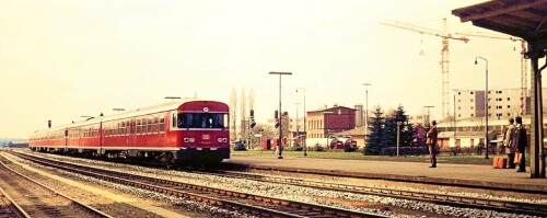 BR 624 VT 24 Bahnhof Bad Oldesloe 1975 Bahnsteig Durchfahrt