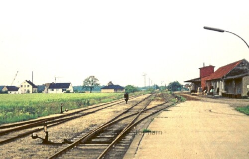 Rühen Bahnhof 1974 Brome Bahnhof Mak Triebwagen Endbahnhof Weiche Bahnhofsgebäude (1)