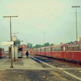 VT_98_BR_798_998_Schienenbus_Bahnhof_Bad_Oldesloe_1975