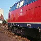 BR_218_185_purpurrot_DB_Bahnhof_Bad_Oldesloe_1977-2