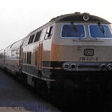 BR_218_457_Bahnhof_Gerhard_Stoltenberg_Wahlkampf_Tour_Heimatort_Bad_Oldesloe_1977_Sonderzug_TEE_BAvaria_Trans_Europ_Express-1