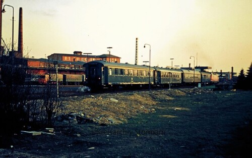 BR 220 V 200 Bahnhof Bad Oldesloe 1976 Gleisvorfeld Eilzug (2)
