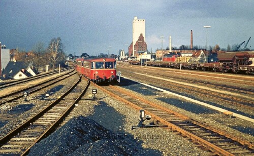 BR 798 Schienenbus VT 98 Bahnhof Bad Oldesloe 1976 Gleisvorfeld DB