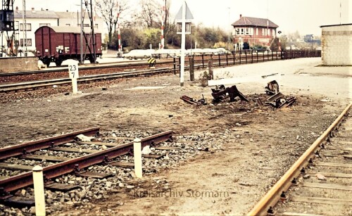 Entgleisung Aufgleisung V 200 BR 220 Bahnhof Bad Oldesloe Prellbock überfahren 1974 (0g)