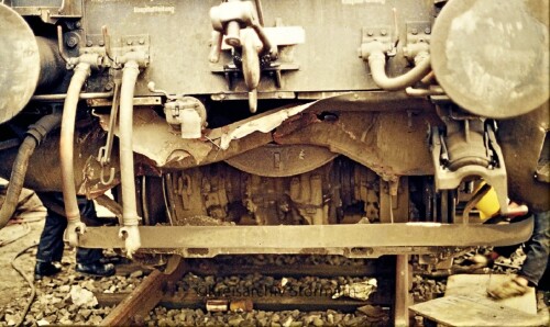 Entgleisung Aufgleisung V 200 BR 220 Bahnhof Bad Oldesloe Prellbock überfahren 1974 (10)