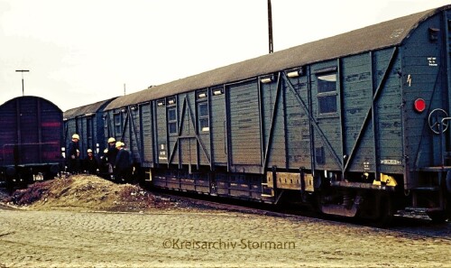 Entgleisung Aufgleisung V 200 BR 220 Bahnhof Bad Oldesloe Prellbock überfahren 1974 (9)