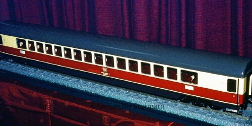 Model 1zu8 TEE Großraumwagen 1. Klasse Avmz Trans Europ Express Handmodell DER Reisebüro DB Bahnhof 