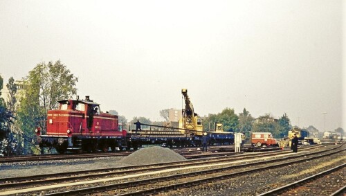 Schienenrehkran BR 260 Bauzug Bahnhof Bad Oldesloe 1976 Gleisvorfeld