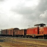 Transformator_Transport_Schiene_Schwerlasttransport_BR_212_Bahnhof_Bad_Oldesloe_1979-9