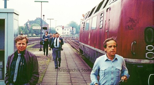 1980 BR 220 Doppelstockwagen DAB 6 LBE BR 212 Bahnhof Bad Oldesloe 1980