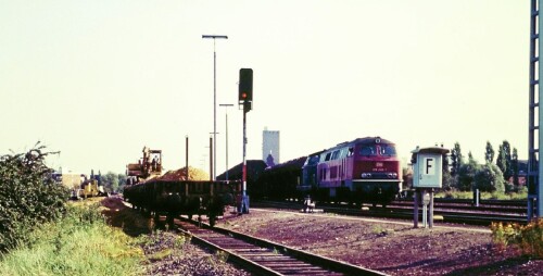 1980 DoppeltraktioN BR 218 249 BR 212 ozeanblau purpurrot Güterzug Bahnhof Bad Oldesloe V160 V100 (2
