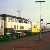 1986_BR_218_Doppelstockwagen_DAB_6_LBE_Bahnhof_Bad_Oldesloe_Silberling_N_Wagen