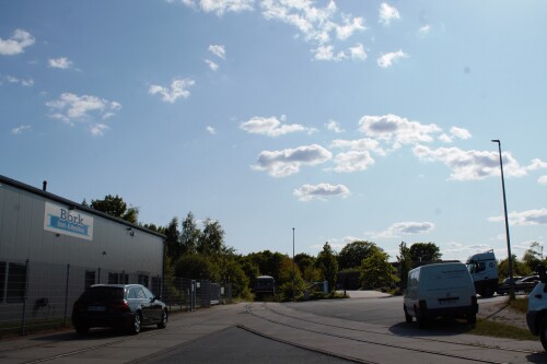 2023 BR 628 CFL als wohnen übernachten im Zug Grafitti 202306 Bad Oldesloe Industriegebiet (1)