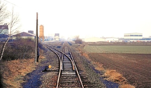 BR 212 Gesellschaftswagen WGmh Silberlinge Ueze Bahnhof Ehlershausen1984 (1)
