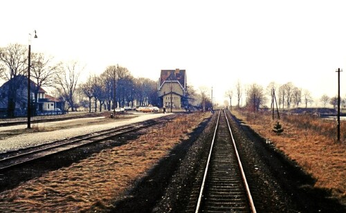 BR 212 Gesellschaftswagen WGmh Silberlinge Ueze Bahnhof Ehlershausen1984 (5)