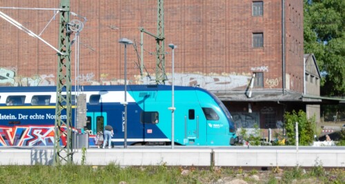BR 445 BR 446 Stadler Kiss Nah S. H. Schleswig Holstein Regionalzug blau 2023 06 Bad Oldesloe Bahnho