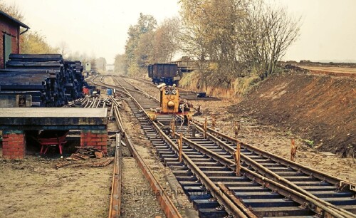 Blumendorf Bahnhof 1974 Gleiserneuerung Industriegleis (1)