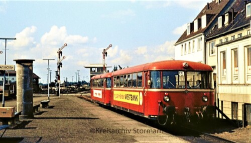 Bahnhof Elmshorn Bahnhof 1973 Schienenbus Uerdinger BR 798 Doornkaat Westbank Werbung (2)