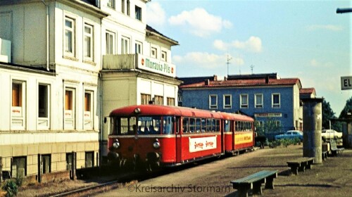 Bahnhof Elmshorn Bahnhof 1973 Schienenbus Uerdinger BR 798 Doornkaat Westbank Werbung (e)