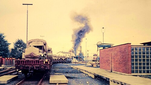 BR 051 403 Militärzug Manöver Panzer Hechtwagen 1969 Bahnhof Bad Oldesloe (9)