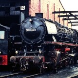 BR_043_BR_236_V_36_Emden_Bahnhof_1975_BW_Dampflokomotive_Lokschuppen