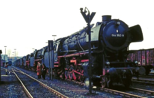 BR 044 Emden BW 1975 Dampflokomotiven zur Verschrottung (2)