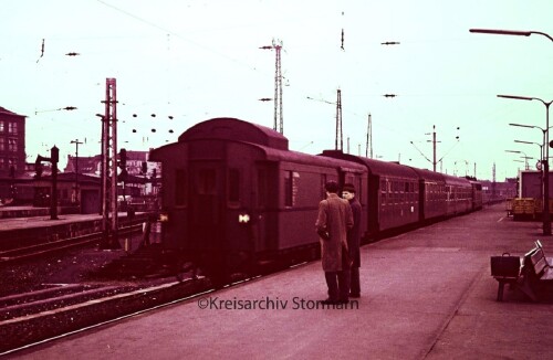 BR 110 E 10 Vorortzug preußische Umbauwagen Hannover 1966 a (2)