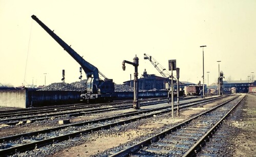 Bekohulngskran Emden Bahnhof 1975 BW Dampflokomotiven Bekohlungsanlage Kran (1)