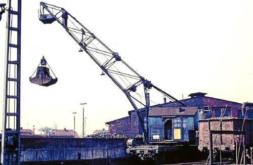 Bekohulngskran Emden Bahnhof 1975 BW Dampflokomotiven Bekohlungsanlage Kran (2)