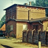 Bahnhof_Schmilau_1967_Bahnhofsgebaude_Backstein_Rotklinker_Kaiserbahn_gleisseitig