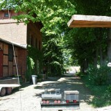 Schmilau_Bahnhof_Bahnhofsgebaude_Guterschuppen_2020_und2023_Kaiserbahn_Eisenbahn_Erlebnispark-1