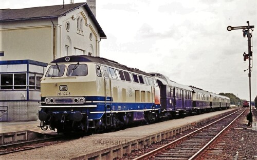 BR 218 124 Rheingold Zug Express Sonderzug Bahnhof Bad Segeberg 1977 (2)