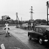 Standard_Vanguard_Phase_1_safety_crash_Unfall_Siebenbaumen_Karstorf_Schranke_1959-14