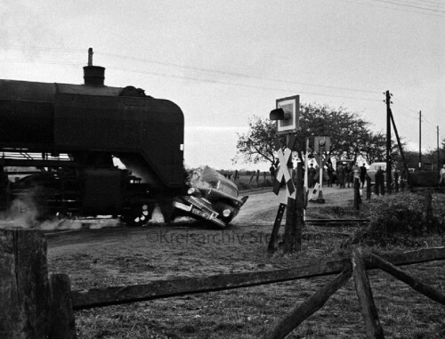 Standard Vanguard Phase 1 safety crash Unfall Siebenbäumen Karstorf Schranke 1959 (17)
