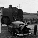 Standard_Vanguard_Phase_1_safety_crash_Unfall_Siebenbaumen_Karstorf_Schranke_1959-19