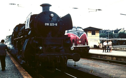 BR_18_323_BR_220_067_V200.0 Hildesheim_Hbf_Bahnhof_Bahnsteig_Stellwerk_1969 (2)