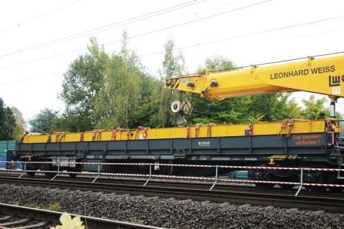 Schwarzenbek_Bahnhof_Tausch_Weichen_Bauzug_2024_Okt_Streckenerneuerung_Zug a
